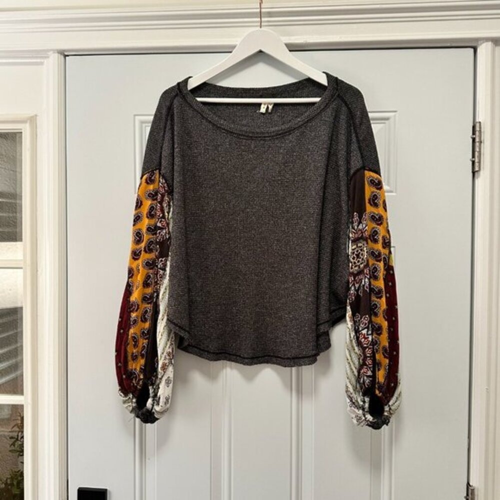 We the Free Blossom Mixed Media Balloon Sleeve GrayThermal Top Size Small